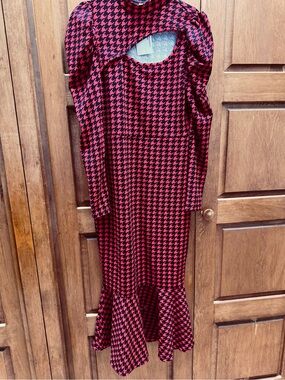 Red and Black Houndstooth Long Sleeve Midi Dress